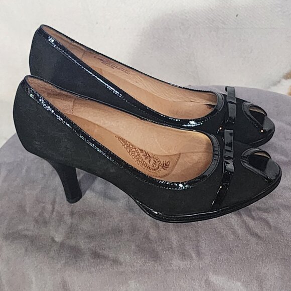 Sofft Black Suede and Patent Leather 3" Peep Toe Bow Detail Dress Pump Size 6.5M - Picture 7 of 16